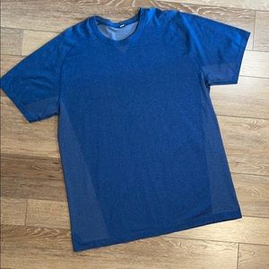 Men’s XL LuLuLemon short sleeve shirt